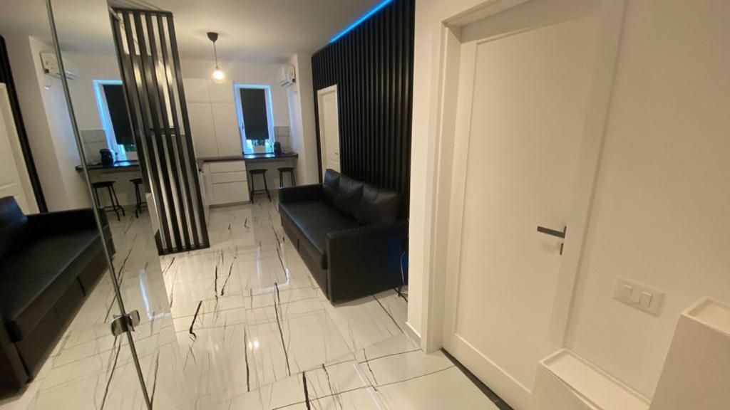 Q Luxury Apartment - Palas Center Iasi Esterno foto