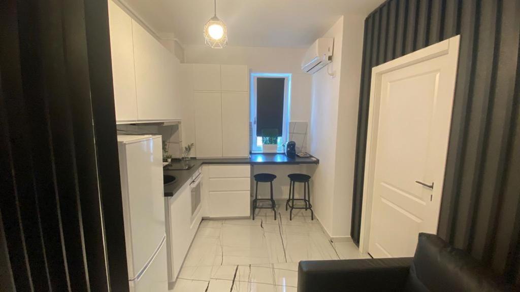 Q Luxury Apartment - Palas Center Iasi Esterno foto
